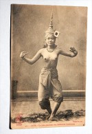 Carte Postale Ancienne : LAOS : La Plus Gracieuse Des Ballerines Laotiennes, Danseuse Seins Nus, Topless - Laos
