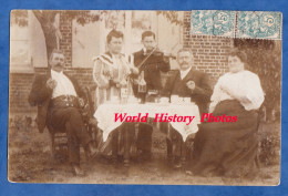 CPA Photo - VIEUX CONDE - Beau Portrait De Famille - 1906 - Cachet De Train à Somain Enfant Avec Violon Table Alcool Vin - Vieux Conde