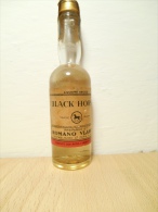 Black Horse Liquore Secco - Miniaturflaschen