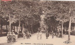 NANCY (Meurthe Et Moselle) - Une Allée De La Pépinière -  Très Animée - Nancy