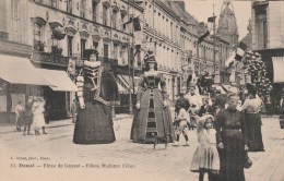 DOUAI (Nord) - Fêtes De Gayant - Très Animée - Douai