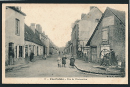 COURTALAIN - Rue De Châteaudun - Courtalain