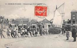 Berck    62    Scène Et Thème Plage + Pêche:     Démarrage D'un Bateau (voilier) - Berck