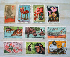 Gabon 1910 - 2000 Warrior Flowers Animals Hippopotamus Crocodile Monkey Chimpanze Newspaper - Oblitérés