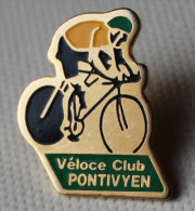 Pin´s Cyclisme Vélo Cycling . Véloce Club Pontiyen . Pontivy . 56 Morbihan - Cyclisme