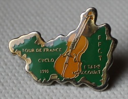 Pin´s Cyclisme Vélo Cycling  .  Tour De France Cyclo . Carte . Musique Violon Violoncelle - Cyclisme