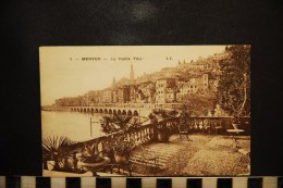 CP, 06, MENTON La Vieille Ville N°8 Edition LL - Menton