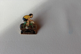 Pin´s Cyclisme Vélo Cycling  .  Challenge Mayennais . 53 MAYENNE - Cyclisme