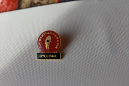 Pin´s Cyclisme Vélo Cycling . C A CASTELSARRASIN . - Cyclisme