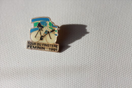 Pin´s  Cyclisme Cycling Vélo  . Tour Du Finistère Féminin 1991 . Pin-ups - Cyclisme