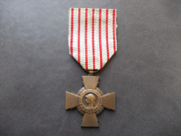 - Médaille Militaire. Croix Du Combattant - - France