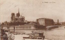 PARIS (1er Arrondissement) -  La Cité - Les Quais (Tonneaux - El Sena Y Sus Bordes