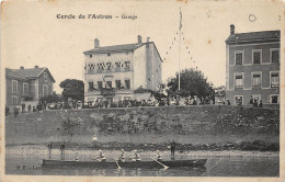 CERCLE DE L'AVIRON. GARAGE.  GROSSE ANIMATION.  DRAPEAUX FRANçAIS. - Rudersport