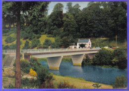 Carte Postale 29. Chateauneuf-du-Faou  Le Pont Du Roy Et Son Restaurant  Trés Beau Plan - Châteauneuf-du-Faou