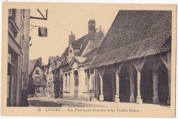 LUYNES. - Rue Paul-Louis Courrier Et Les Vieilles Halles - Luynes