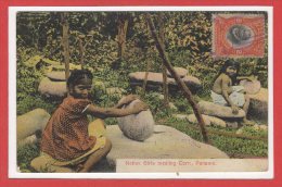 AMERIQUE --  PANAMA -- Native Girls Mealing Corn - Panamá