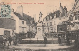 DIJON (Côte D'Or) - Place François-Rude "Le Vendangeur" - Animée - Dijon