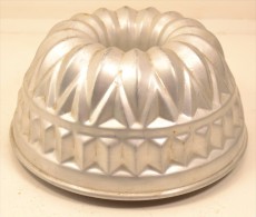 Ancien Moule à Kouglof En Aluminium, Déco Cuisine / Patisserie - Andere & Zonder Classificatie