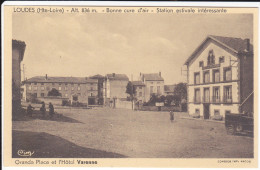 CPA LOUDES 43 GRANDE PLACE ET L HOTEL VARENNE ED CIM - Loudes