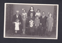 Carte Photo L. Dottling Hochfelden Portrait De Famille ( Plusieurs Generations Bonne Soeur Grands Parents Petits Enfants - Hochfelden