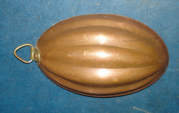 MOULE A GATEAU,ovale,cuivre,étamé à L'intérieur.Long8,6 Cm,largeur5,3 Cm - Koper