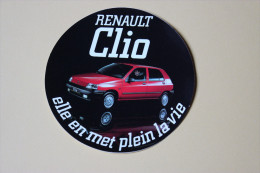 Autocollant Renault Clio Elle En Met Plein La Vie - Cars