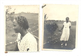Lot De 2 Photos  (+/-8,5 X 11,5 Cm) - Congo Belge - Femme Indigène, Voir Descriptif - Mode, Coiffure En 1935  (b127) - Places