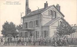 Pernes En Artois    62     La Gare.Reour Des Mineurs - Autres & Non Classés