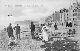 Wimereux     62      Scène De Plage. Marchand De Beignets ?? - Autres & Non Classés