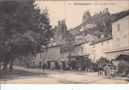 07 - ROCHEMAURE - Un Coin De La Place  Avec " Le Café Du Rhone " - Rochemaure