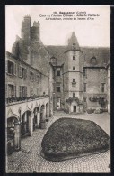 BEAUGENCY . Cour De L'Ancien Château -- Asile De Vieillards . - Beaugency