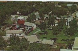 The Village Green    Pioneer Village.   Nebraska   S-2555 - Andere & Zonder Classificatie