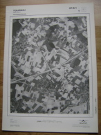 GRAND PHOTO VUE AERIENNE 66 Cm X 48 Cm De 1979  TOURNAI BLANDAIN - Cartes Topographiques