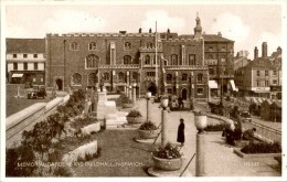 NORFOLK - NORWICH - MEMORIAL GARDENS AND GUILDHALL Nf600 - Norwich