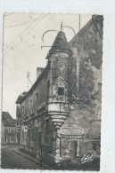 Ablis (78) : L´ancienne Abbaye De Saint-Josephat Avec Affiches Puiblicitaire Panneau Patisserie Et Pharm Env 1950 PF. - Ablis