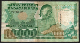 MADAGASCAR (MALAGASY REPUBLIKA ) 10000 Ariary   - P74 - Circulated (see Scan) - Madagaskar