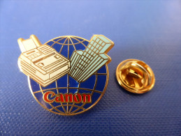 Pin's Arthus Bertrand - Canon - Télécopieur Imprimante Terre Bleu (AA17) - Arthus Bertrand