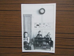 A L'Ecole  De La Rue Buffon à Paris En Juin 1956          Photo Prise Par Robert Doisneau - Doisneau