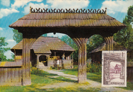 TRADITIONAL WOODEN HOUSE AND WOODEN CARVED GATE, VILLAGE MUSEUM, CM, MAXICARD, CARTES MAXIMUM, 1980, ROMANIA - Maximumkaarten