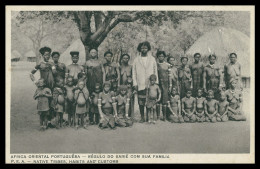 MOÇAMBIQUE - COSTUMES -Régulo Do Sabié Com Sua Familia  ( Ed. Santos Rufino Nº 1/G 11) Carte Postale - Mozambique