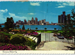 International Border City - View From Windsor Ontario At Detroits Skyline - Windsor