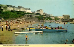 DYFED - NEW QUAY - PLEASURE BOAT AND BEACH Dyf198 - Cardiganshire