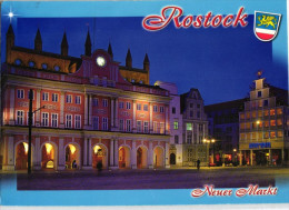 Rostock - Neuer Markt - Abendliches Rathaus Und Haus Sonne - Rostock