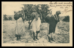 ANGOLA -QUISSAMA - COSTUMES - Transportando água ( Ed. Carvalho & Freitas Nº 684)  Carte Postale - Angola