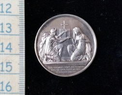 Medaille , Argent  , Religieuse, "Que L'homme Donc Ne Separe Pas Ce Que Dieu A Uni, St Mathieu"1880 Env - Otros & Sin Clasificación