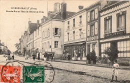 LE MERLERAULT --Grande Rue , Et Place De L'hotel De Ville - Le Merlerault