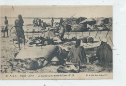 Fort-Lamy Ou N'Djaména (Tchad) : Gp D'un Marchand Au Marché Sur Les Bords Du Chari En 1920 (animé) PF. - Chad