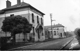 Cpsm (77) Villeparisis Ecole Anatole France - Villeparisis