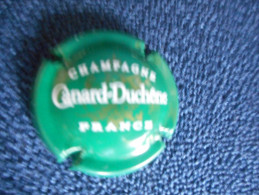 Capsule De Champagne CANARD DUCHENE Fond Vert Moyen - Canard Duchêne