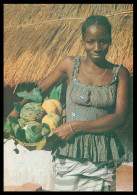 GUINÉ-BISSAU - COSTUMES - Rapariga Com Frutos Tropicais ( Ed. Agencia Geral De Ultramar)  Carte Postale - Guinea Bissau